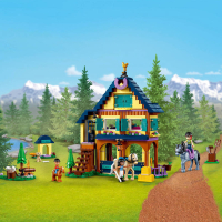 LEGO Friends paardrijdbasis in het bos 41683 